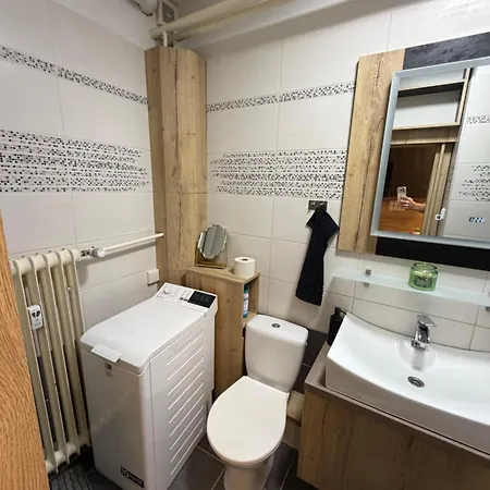 South Street Apartment *